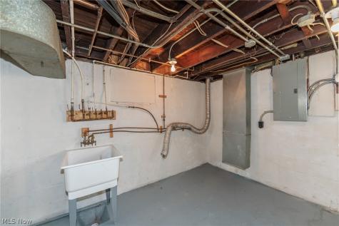 4004 E 41st Street Newburgh Heights OH 44105