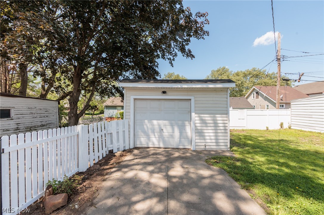 4004 E 41st Street Newburgh Heights OH 44105