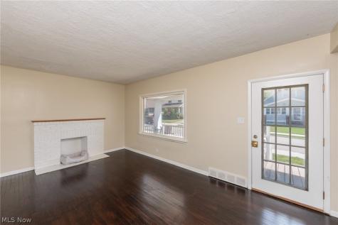 4004 E 41st Street Newburgh Heights OH 44105
