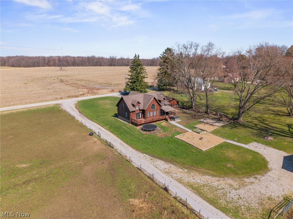 4911 Miller Road Lowellville OH 44436
