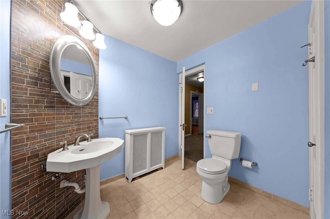 2556 Ashurst Road University Heights OH 44118