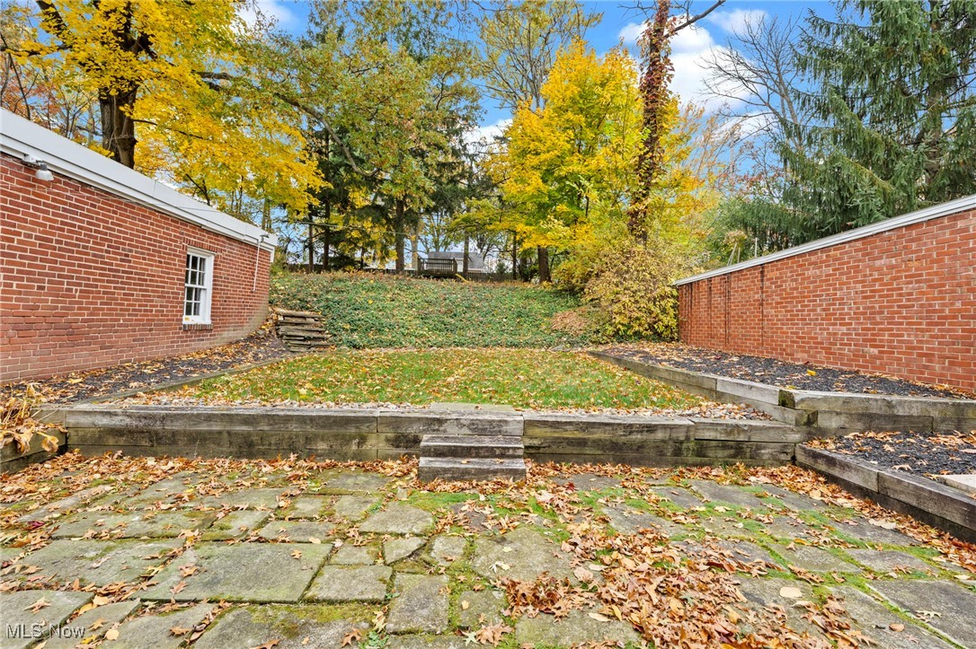 2556 Ashurst Road University Heights OH 44118