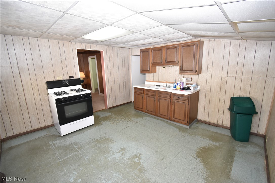 7424 Dudley Avenue Cleveland OH 44102