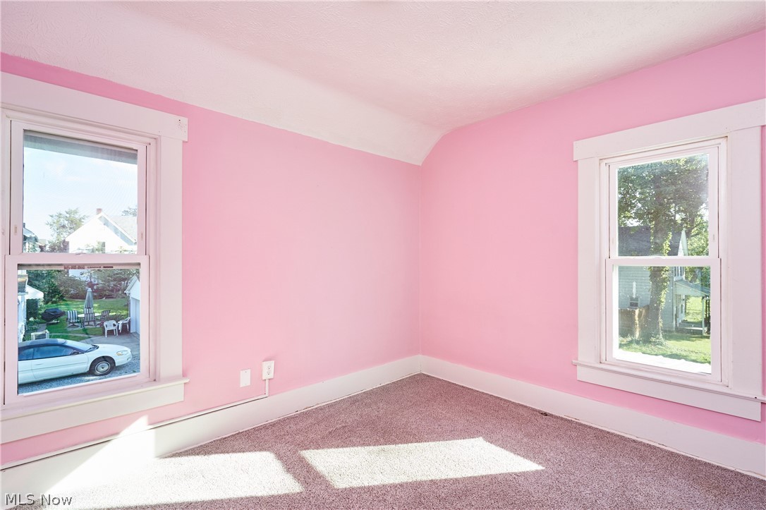 305 4th Street NW Barberton OH 44203