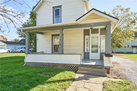 305 4th Street NW Barberton OH 44203