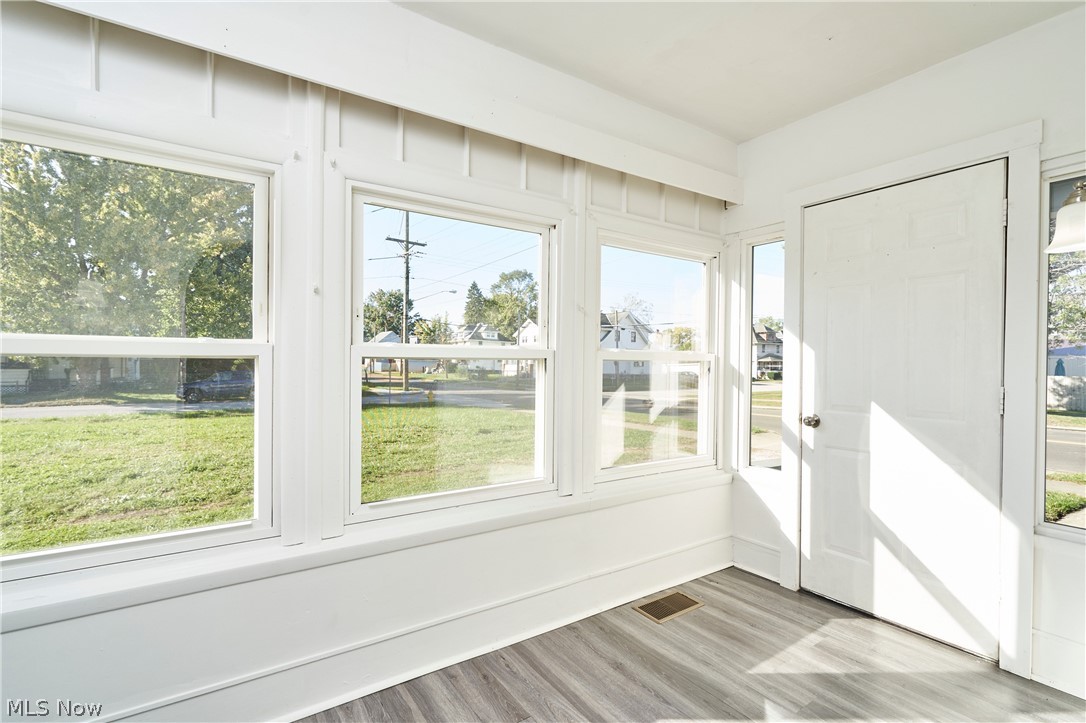 305 4th Street NW Barberton OH 44203