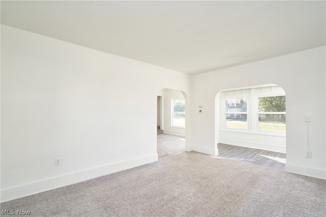 305 4th Street NW Barberton OH 44203