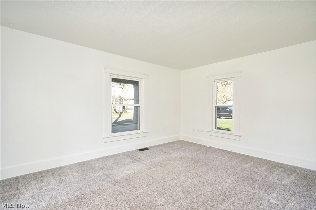 305 4th Street NW Barberton OH 44203