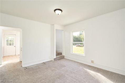 305 4th Street NW Barberton OH 44203