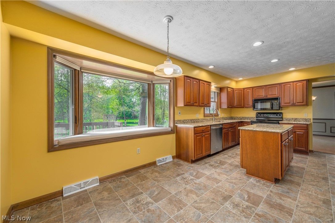16225 Lake Forest Drive Strongsville OH 44136