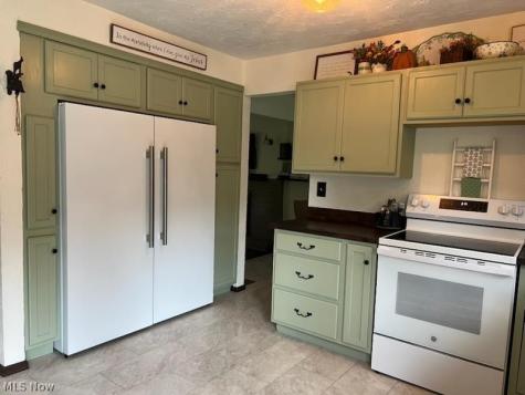 42820 Dellefield Road Elyria OH 44035