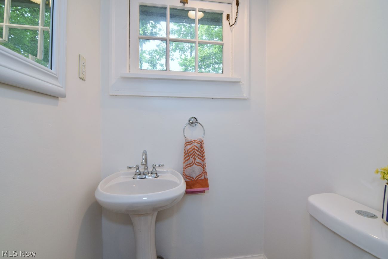 3180 Chadbourne Road Shaker Heights OH 44120