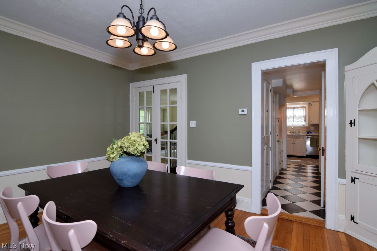 3180 Chadbourne Road Shaker Heights OH 44120