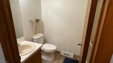 10101 Manoa Avenue Brooklyn OH 44144
