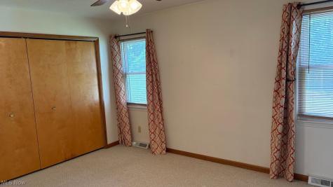 10101 Manoa Avenue Brooklyn OH 44144