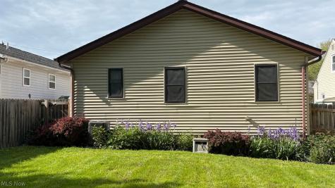 10101 Manoa Avenue Brooklyn OH 44144