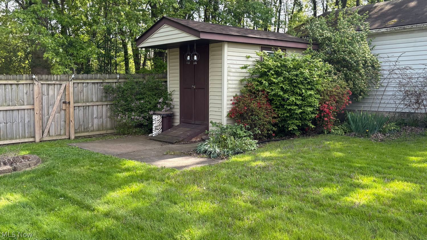 10101 Manoa Avenue Brooklyn OH 44144