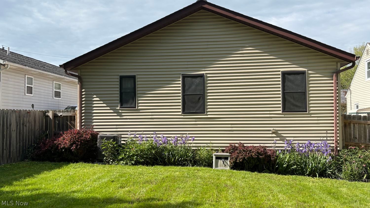 10101 Manoa Avenue Brooklyn OH 44144