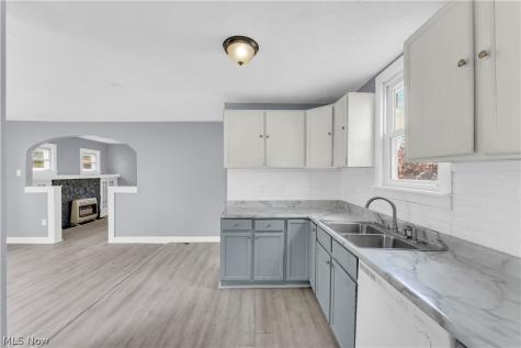 317 Illinois Avenue Lorain OH 44052