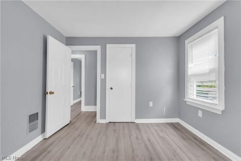 317 Illinois Avenue Lorain OH 44052
