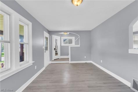 317 Illinois Avenue Lorain OH 44052