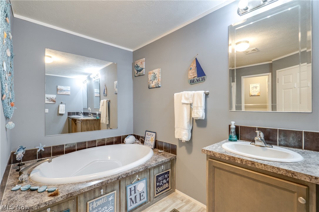 5109 Redbud Drive SW Navarre OH 44662