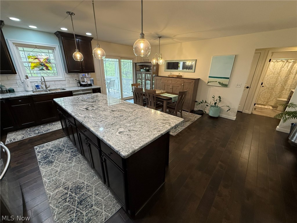 440 Hillcrest Drive NE New Philadelphia OH 44663