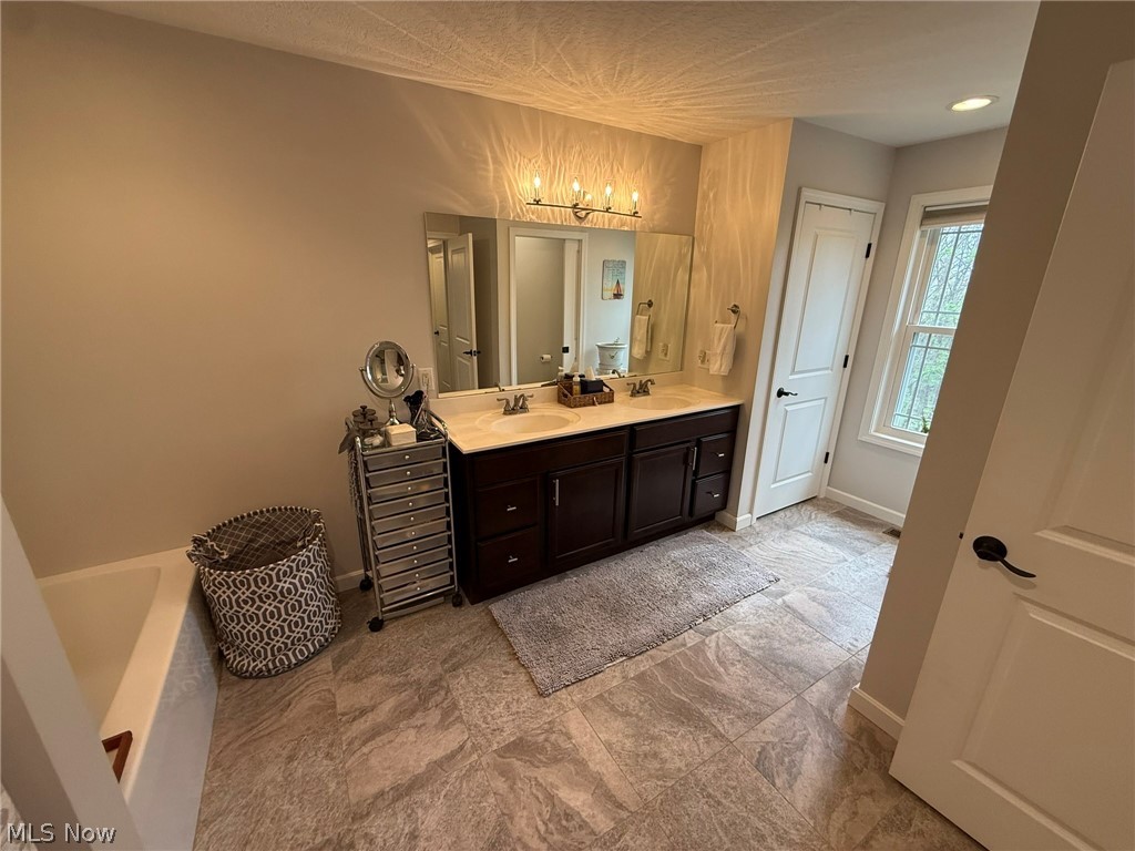 440 Hillcrest Drive NE New Philadelphia OH 44663