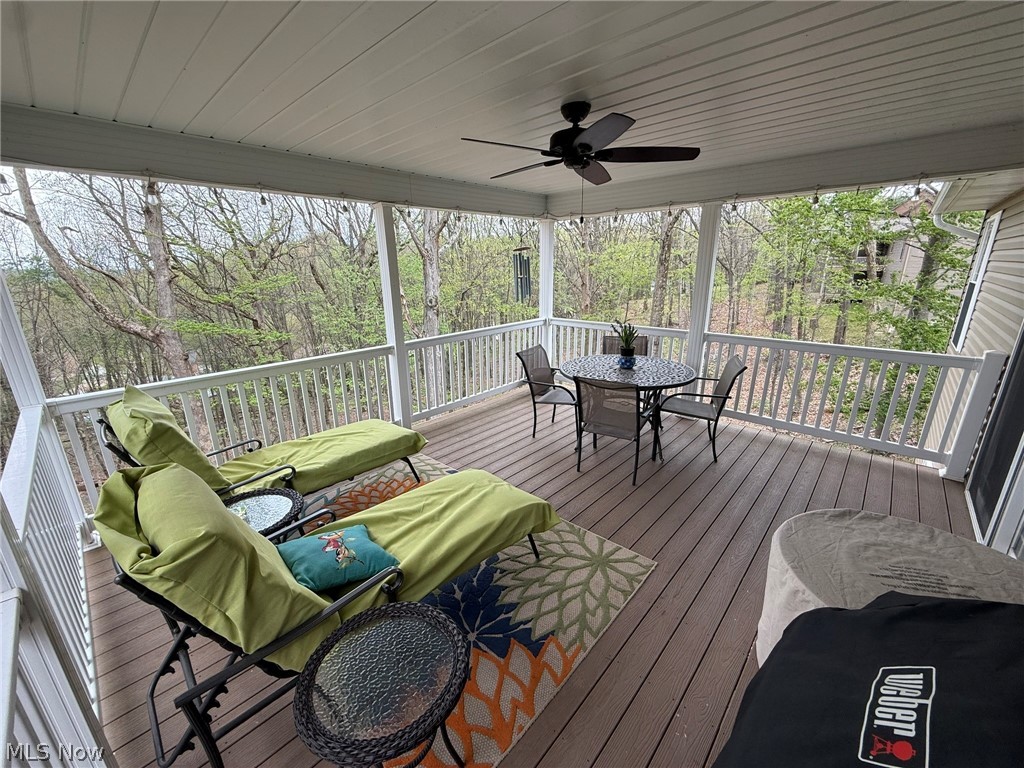 440 Hillcrest Drive NE New Philadelphia OH 44663