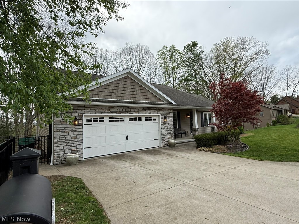 440 Hillcrest Drive NE New Philadelphia OH 44663