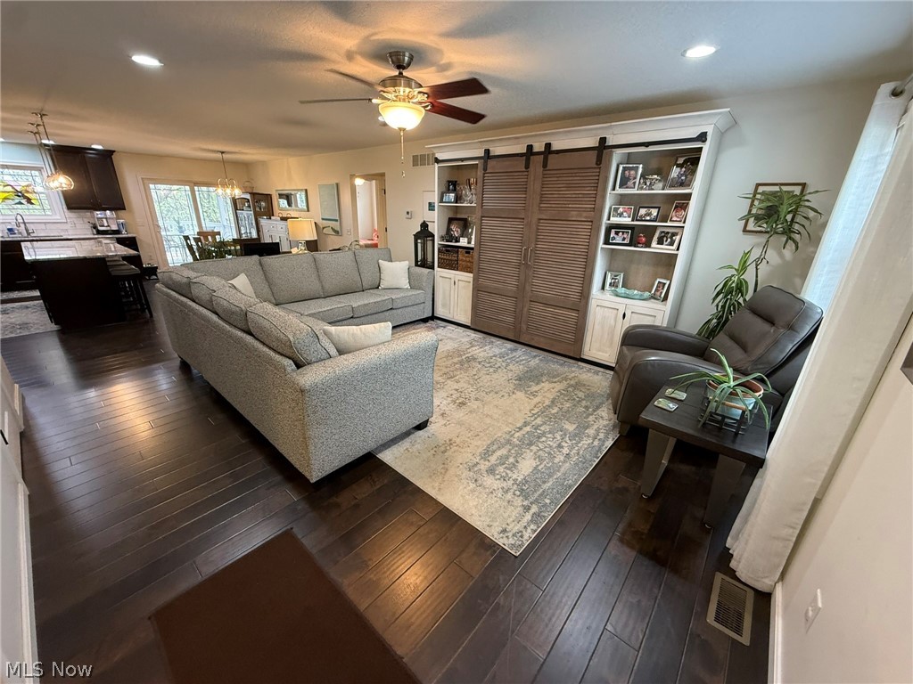 440 Hillcrest Drive NE New Philadelphia OH 44663