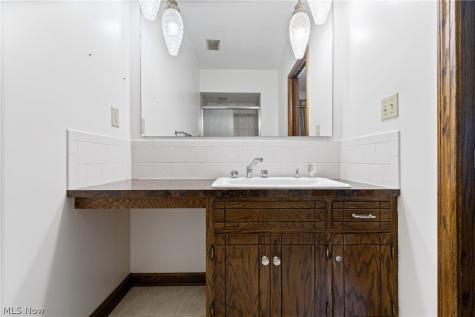 1229 Scenicrest Street NW Uniontown OH 44685