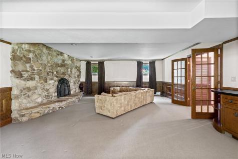 1229 Scenicrest Street NW Uniontown OH 44685