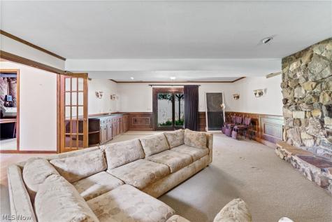 1229 Scenicrest Street NW Uniontown OH 44685