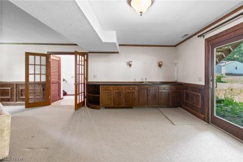 1229 Scenicrest Street NW Uniontown OH 44685
