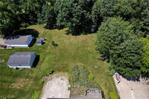 1229 Scenicrest Street NW Uniontown OH 44685