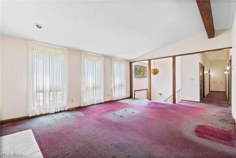 1229 Scenicrest Street NW Uniontown OH 44685