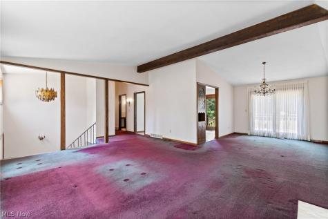 1229 Scenicrest Street NW Uniontown OH 44685