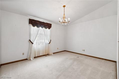 1229 Scenicrest Street NW Uniontown OH 44685