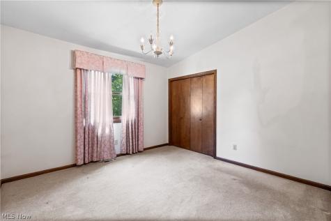 1229 Scenicrest Street NW Uniontown OH 44685