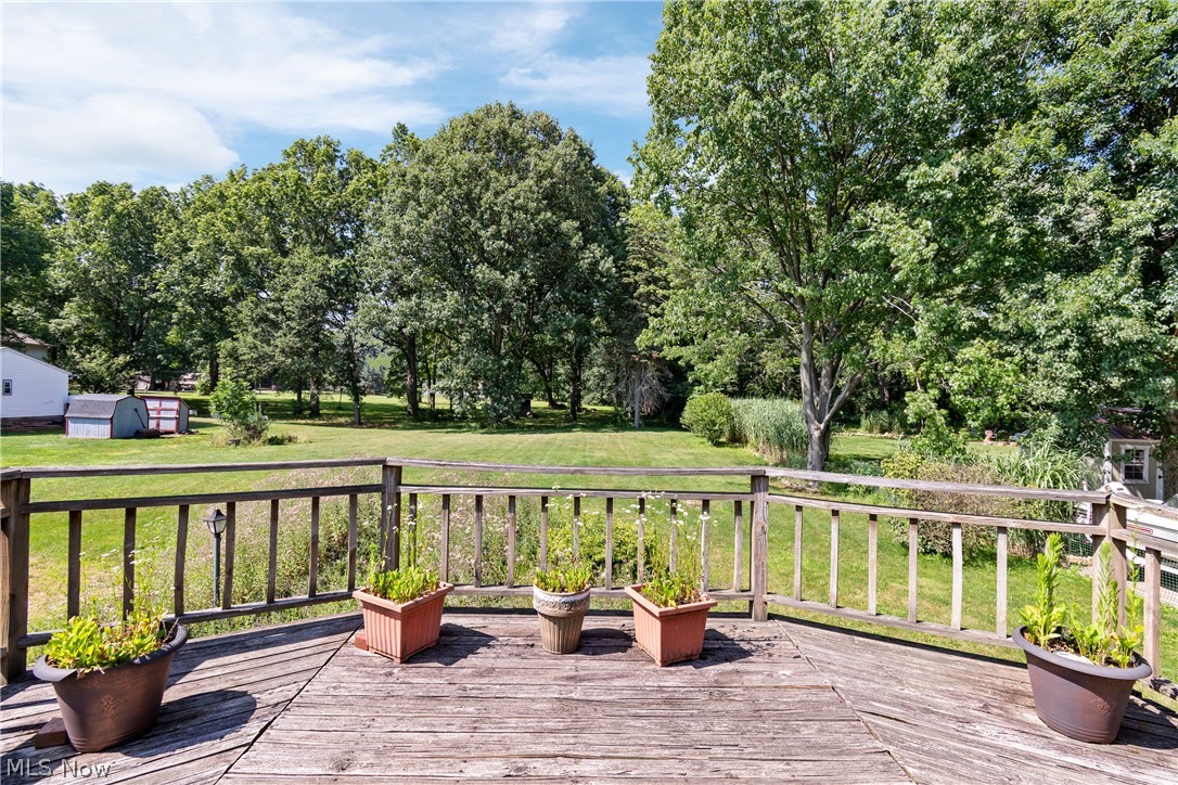 1229 Scenicrest Street NW Uniontown OH 44685