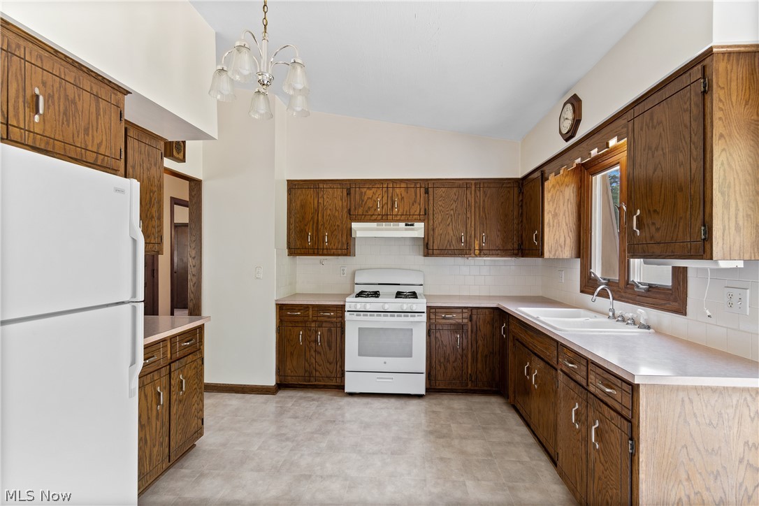 1229 Scenicrest Street NW Uniontown OH 44685