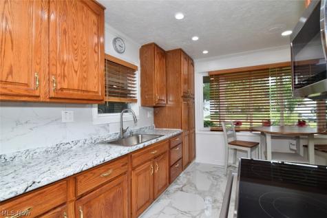 26673 Sudbury Drive North Olmsted OH 44070