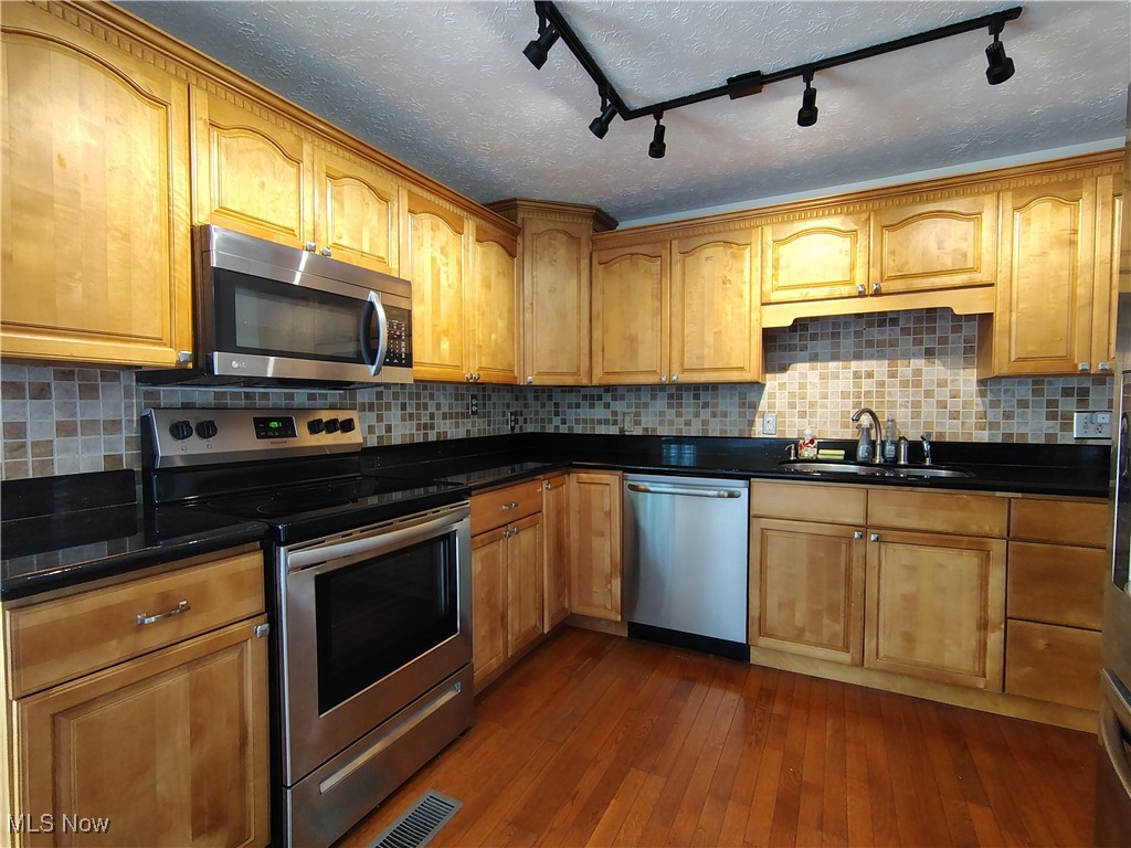 1027 E Smith Road Medina OH 44256