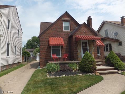 6102 Orchard Grove Avenue Cleveland OH 44144