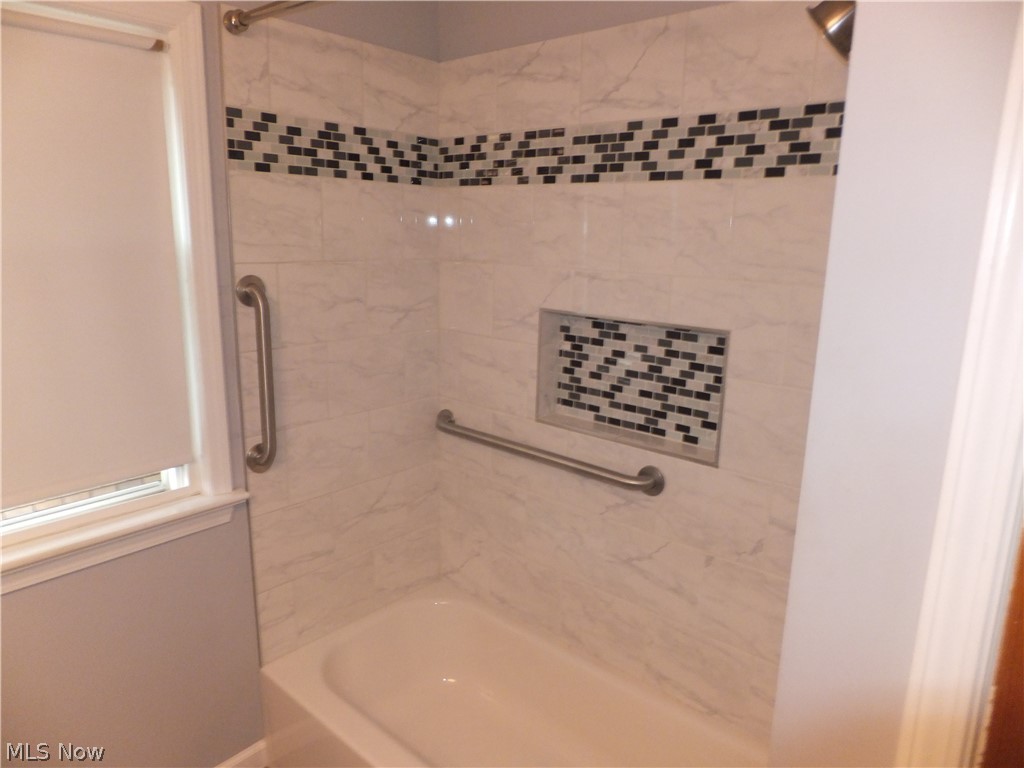 6102 Orchard Grove Avenue Cleveland OH 44144