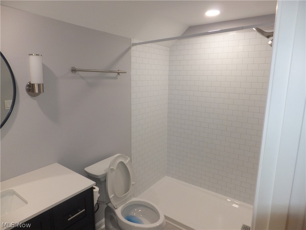 6102 Orchard Grove Avenue Cleveland OH 44144