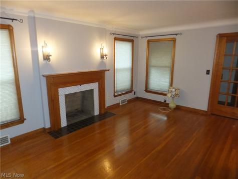 6102 Orchard Grove Avenue Cleveland OH 44144