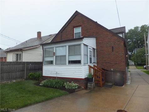 6102 Orchard Grove Avenue Cleveland OH 44144