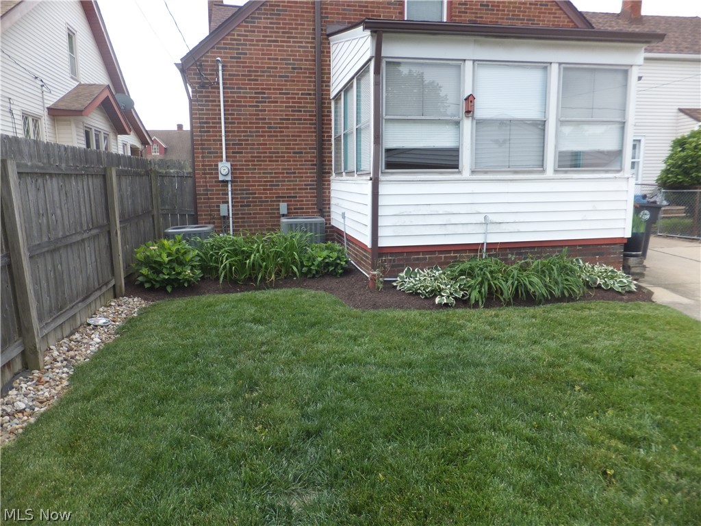 6102 Orchard Grove Avenue Cleveland OH 44144